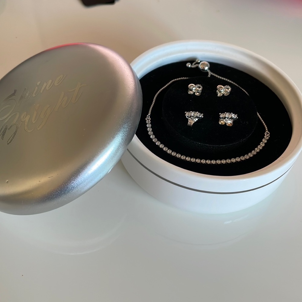 Pandora Sparkling Elegance jewelry gift set